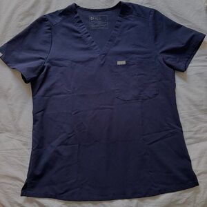 Figs Casaluna One pocket V-Neck Scrub Top in Navy